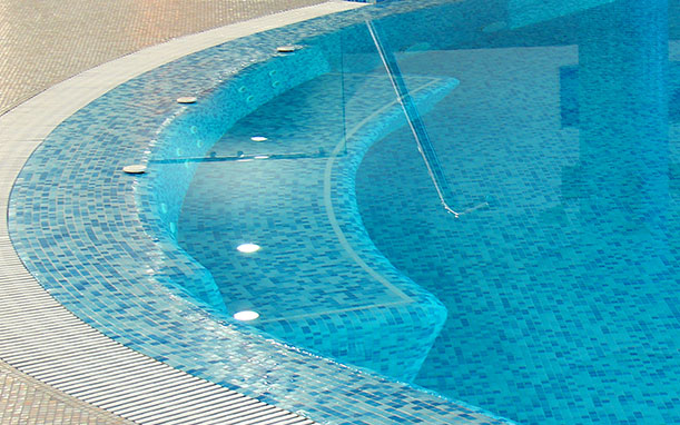 swimming pool tiler services
